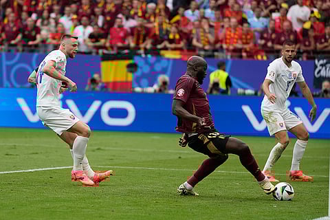 Romelu Lukaku scores a disallowed goal